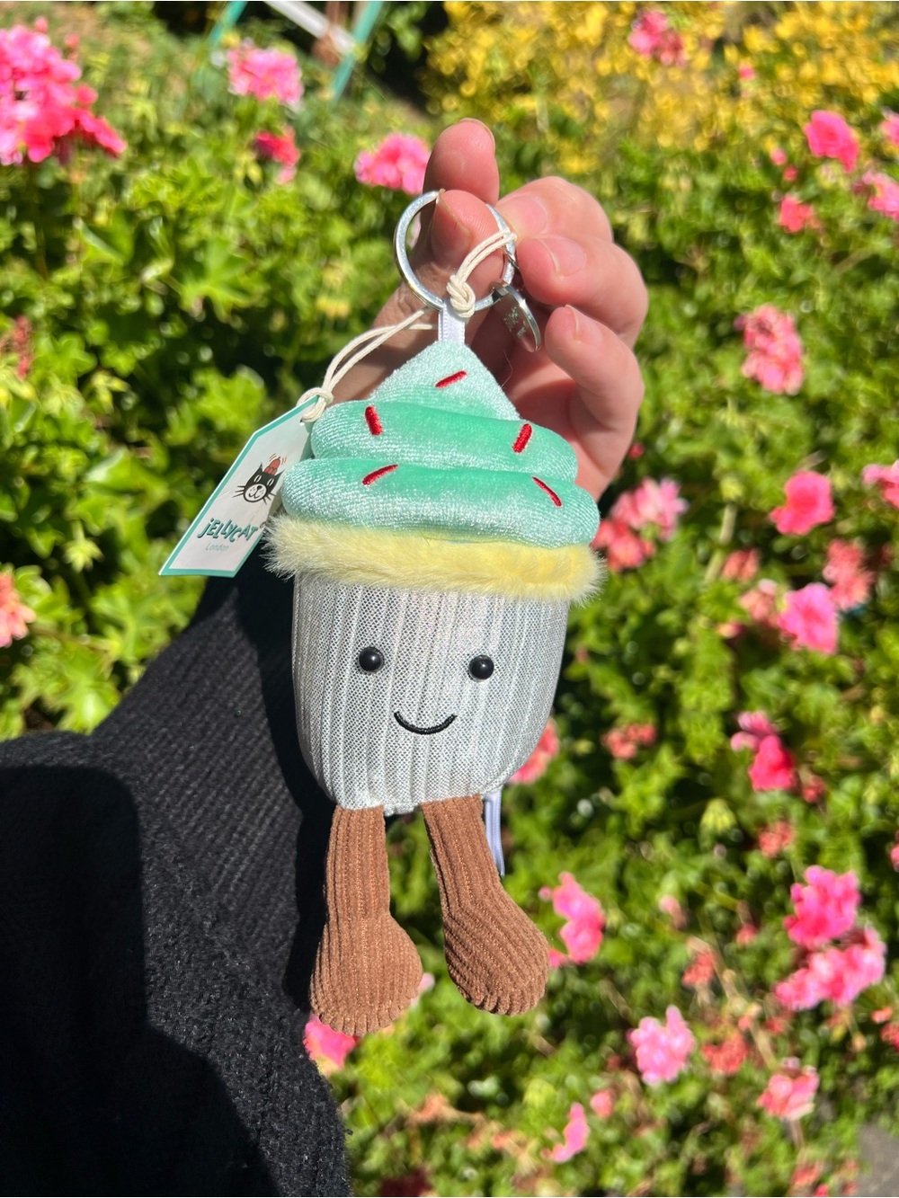 GREEN FROSTING CUPCAKE PLUSH KEYCHAN